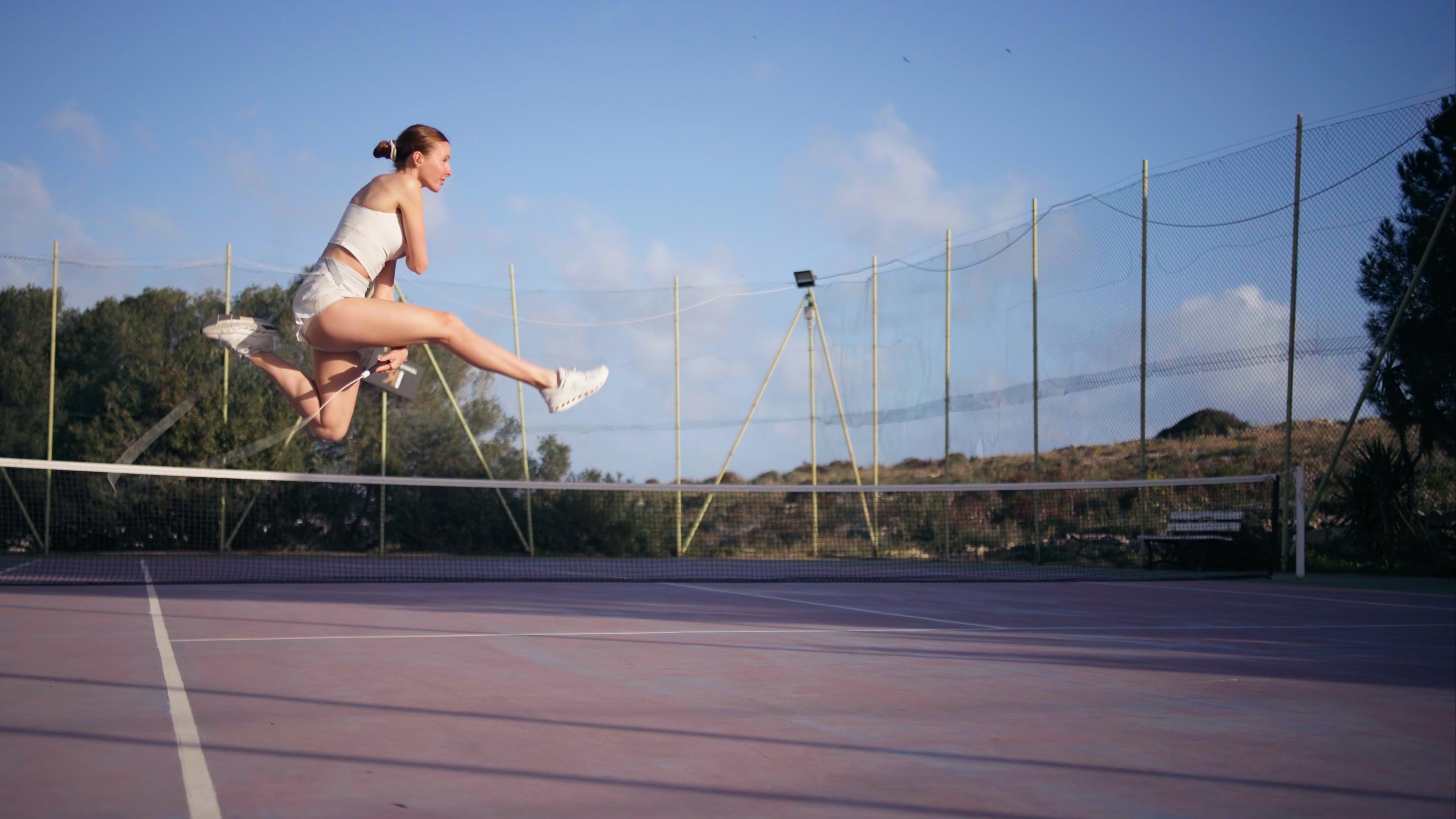 High skipping skill with split legs